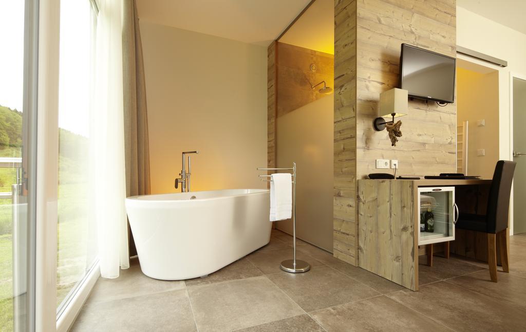 Landhotel Weihermuehle Thaleischweiler-Froschen Екстер'єр фото
